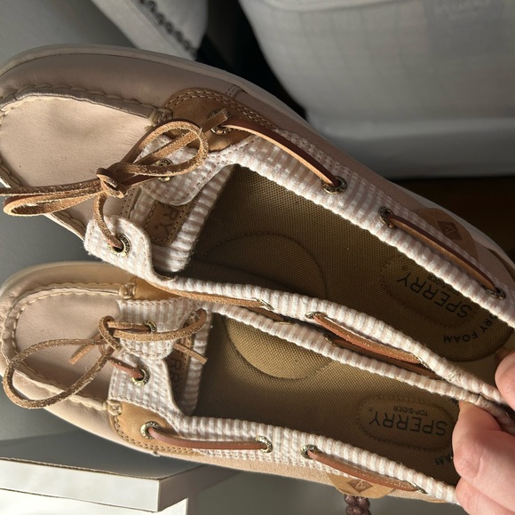 Sperry’s Pink Starfish Boat shoes - Picture 2 of 5